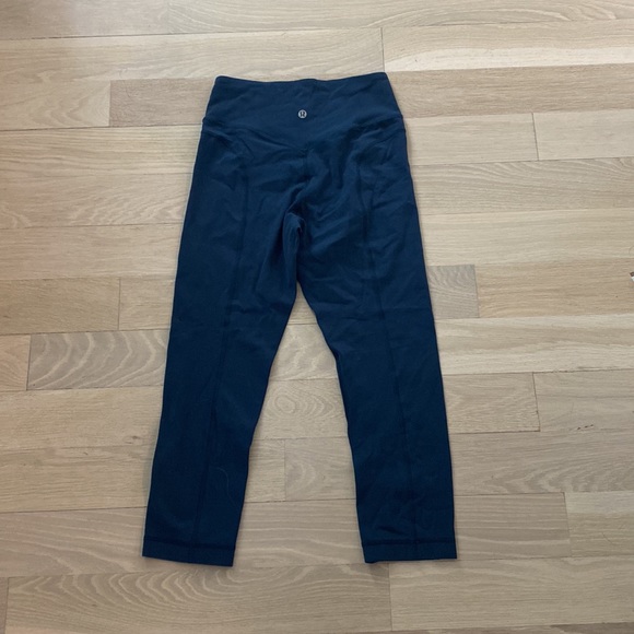 Lululemon Navy Blue Cropped Leggings - Picture 3 of 4